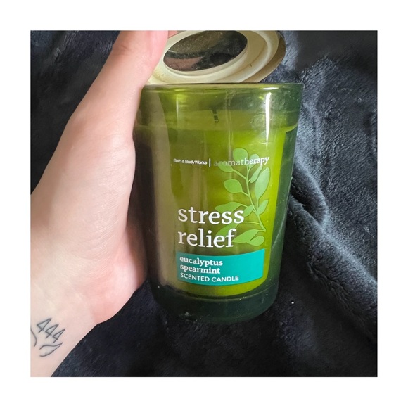 Stress Relief Candle - Picture 1 of 3